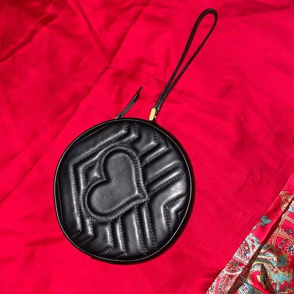 Never used black Gucci bag/wallet yes it is real - Picture 2 of 5